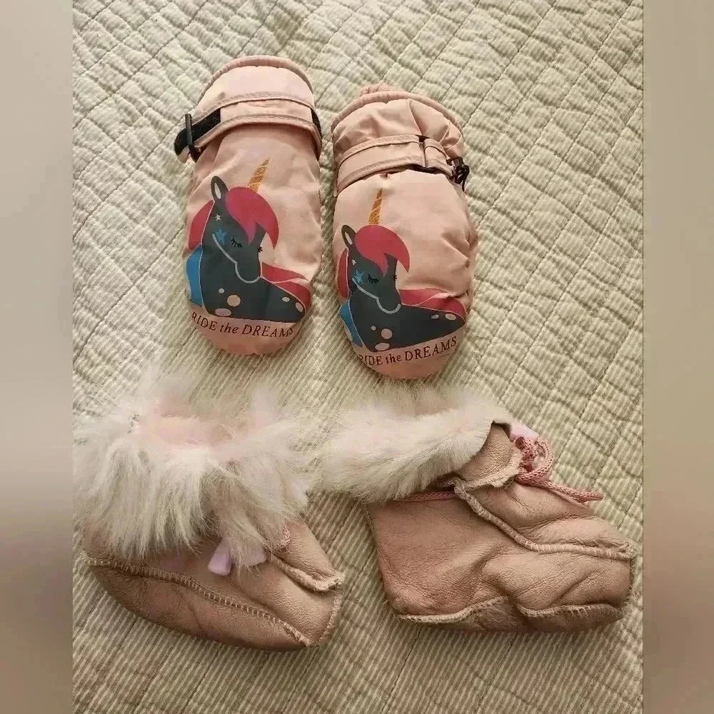 Girls mittens and booties bundle
